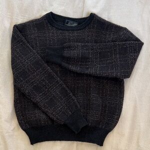 Black Plaid 💯 wool Women's Sweater